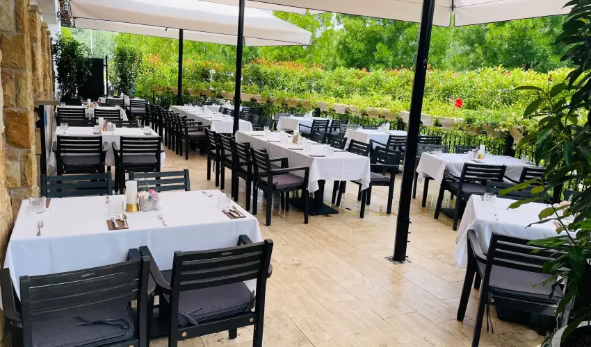 reg Halsz tterem s Fogad Tt - Mjus 1.