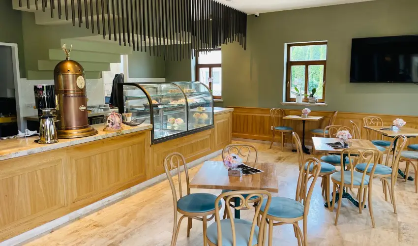 reg Halsz tterem s Fogad Tt - Mjus 1.