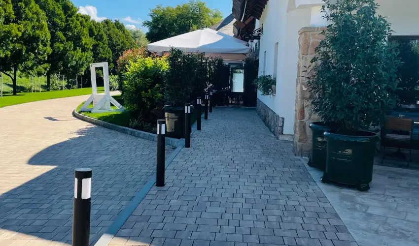 reg Halsz tterem s Fogad Tt - Mjus 1.