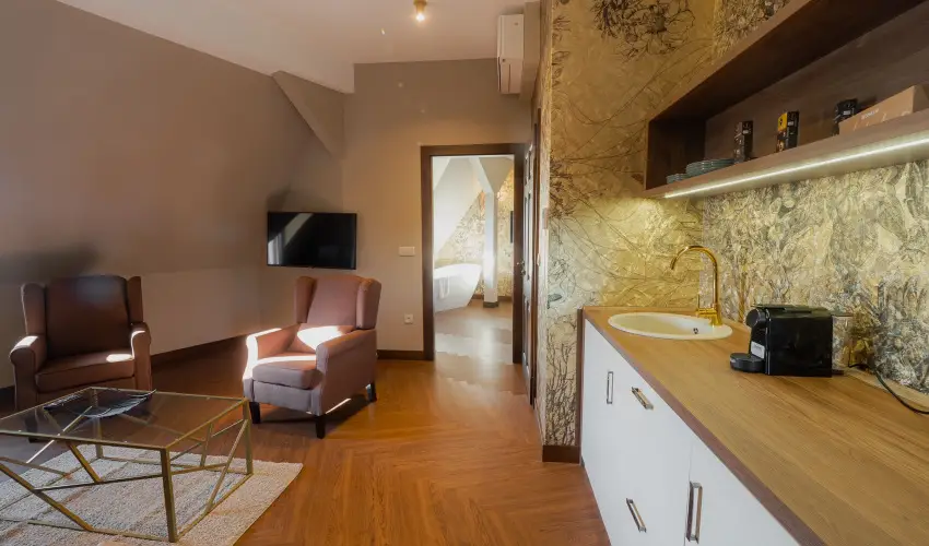 reg Halsz tterem s Fogad Tt - Mjus 1.