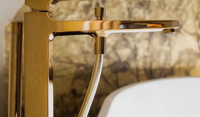 reg Halsz tterem s Fogad Tt - Mjus 1.