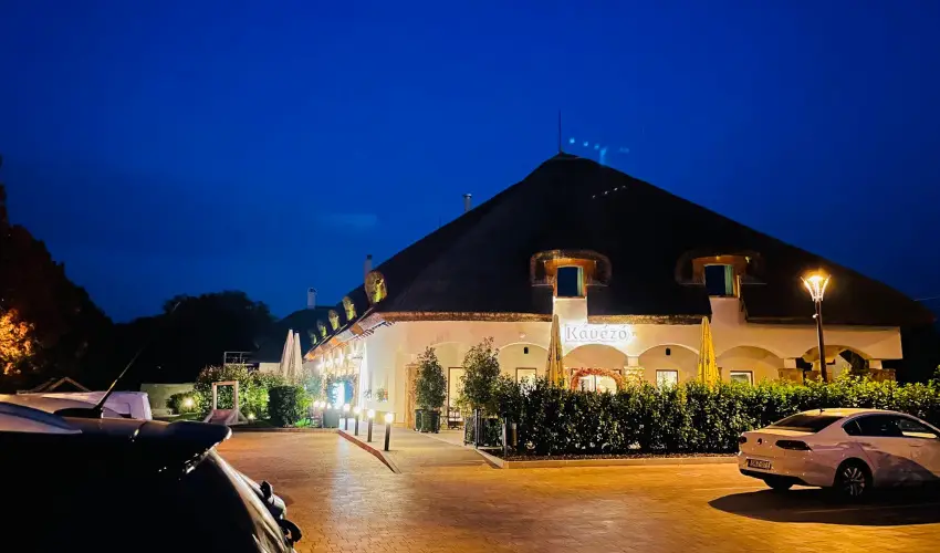 reg Halsz tterem s Fogad Tt - Mjus 1.