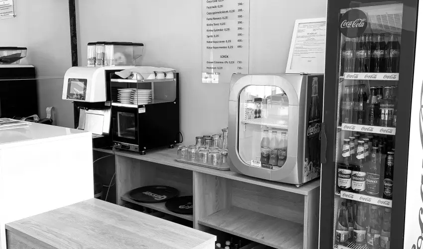 �reg-t� Hotel Tata - M�jus 1. 