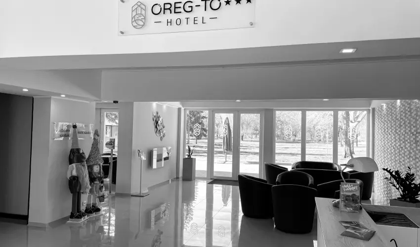 �reg-t� Hotel Tata - M�jus 1. 