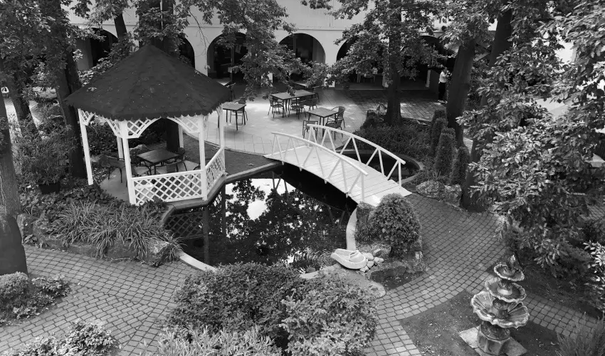 �reg-t� Hotel Tata - M�jus 1. 