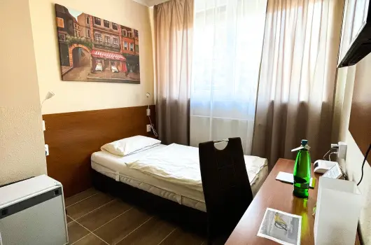 reg-t Hotel - Mjus 1. 