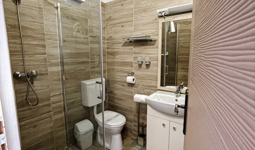 reg-t Hotel Tata - Mjus 1. 