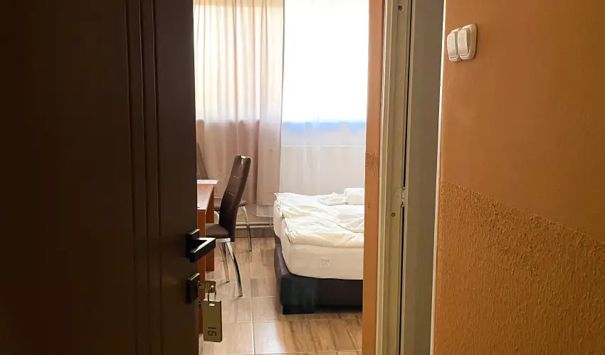 reg-t Hotel Tata - Mjus 1. 