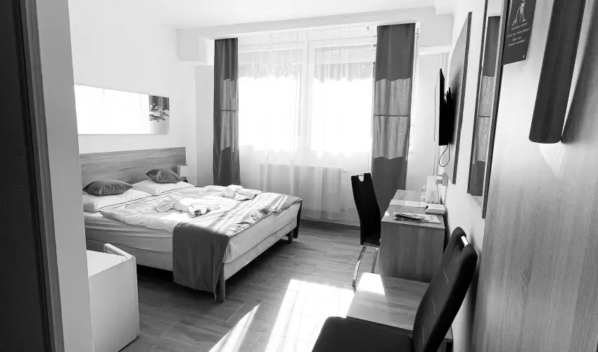 �reg-t� Hotel Tata - M�jus 1. 