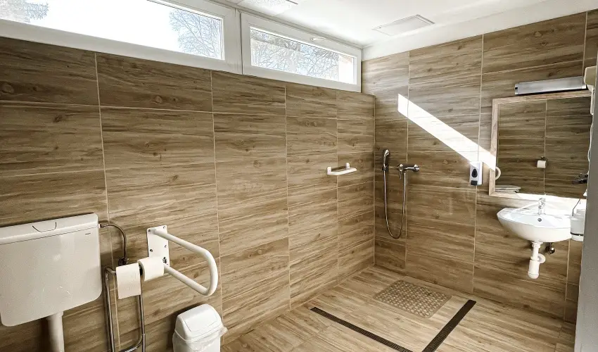 reg-t Hotel Tata - Mjus 1. 