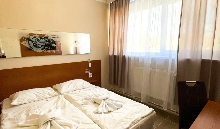 reg-t Hotel Tata - Mjus 1. 