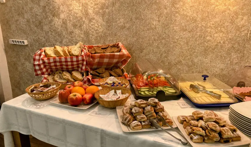 reg-t Hotel Tata - Mjus 1. 