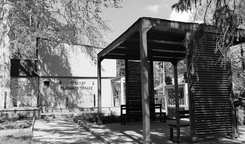 �reg-t� Hotel Tata - M�jus 1. 