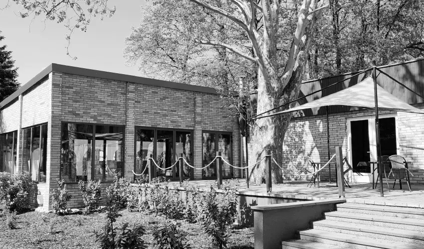 �reg-t� Hotel Tata - M�jus 1. 