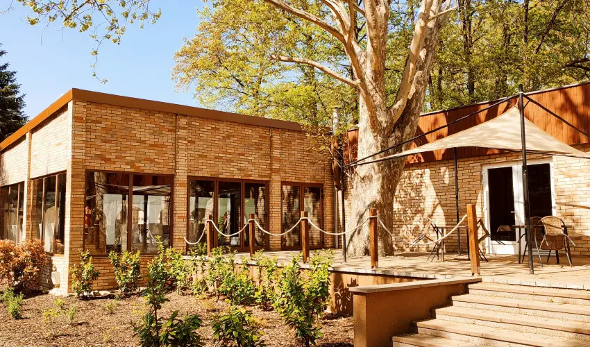 reg-t Hotel Tata - Mjus 1. 