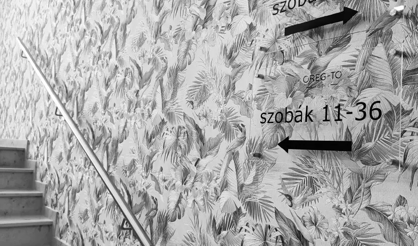 �reg-t� Hotel Tata - M�jus 1. 