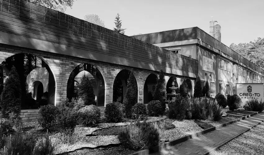 �reg-t� Hotel Tata - M�jus 1. 