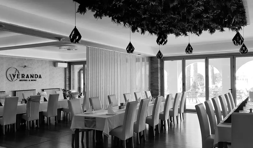 �reg-t� Hotel Tata - M�jus 1. 