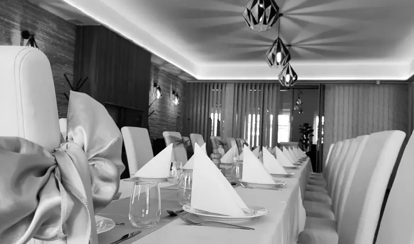 �reg-t� Hotel Tata - M�jus 1. 