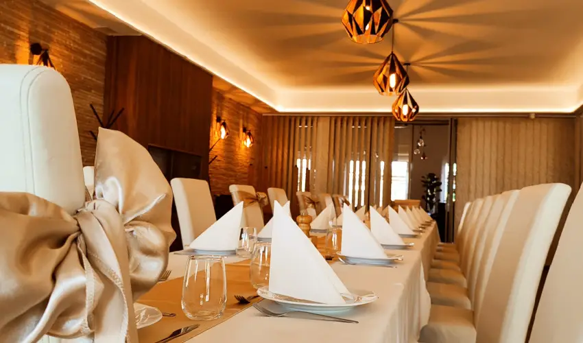 reg-t Hotel Tata - Mjus 1. 