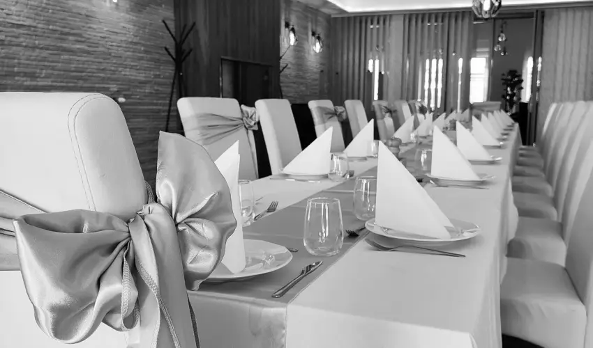 �reg-t� Hotel Tata - M�jus 1. 