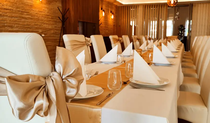 reg-t Hotel Tata - Mjus 1. 