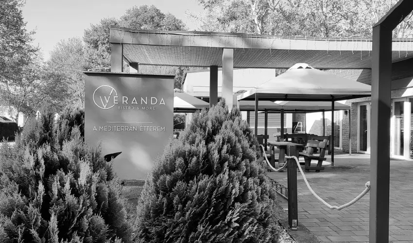 �reg-t� Hotel Tata - M�jus 1. 