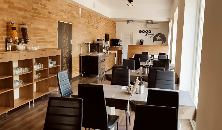 reg-t Hotel Tata - Mjus 1. 