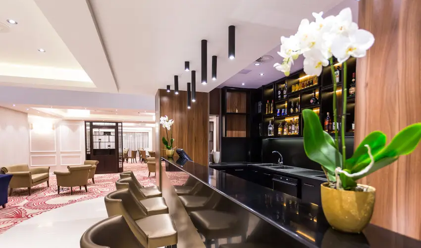 Outlet Hotel Polgr Polgr - Majlis 