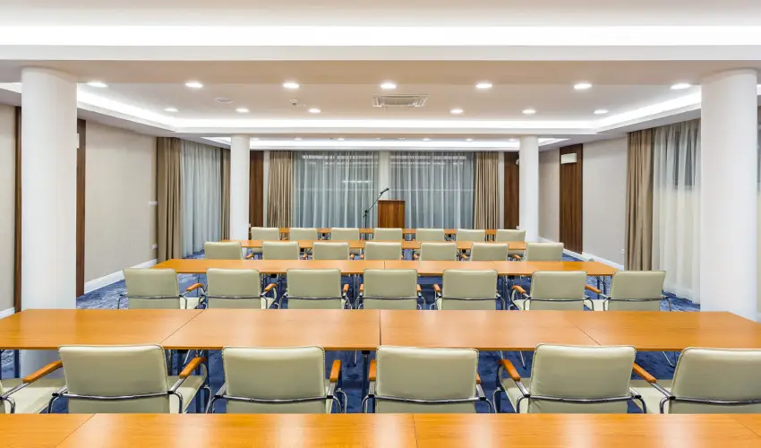 Outlet Hotel Polgr Polgr - Majlis 