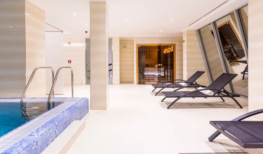 Outlet Hotel Polgr Polgr - Majlis 