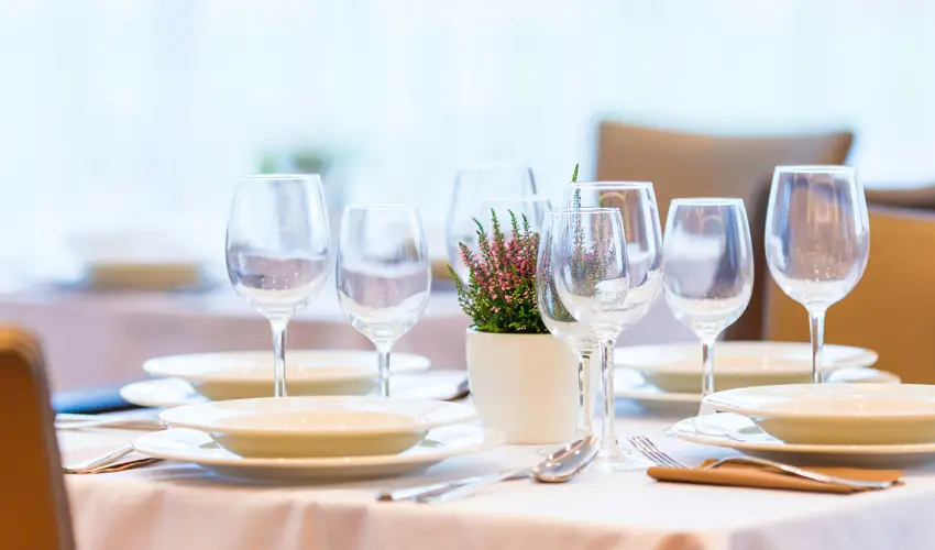 Outlet Hotel Polgr Polgr - Majlis 