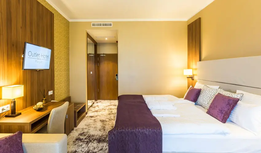 Outlet Hotel Polgr Polgr - Majlis 