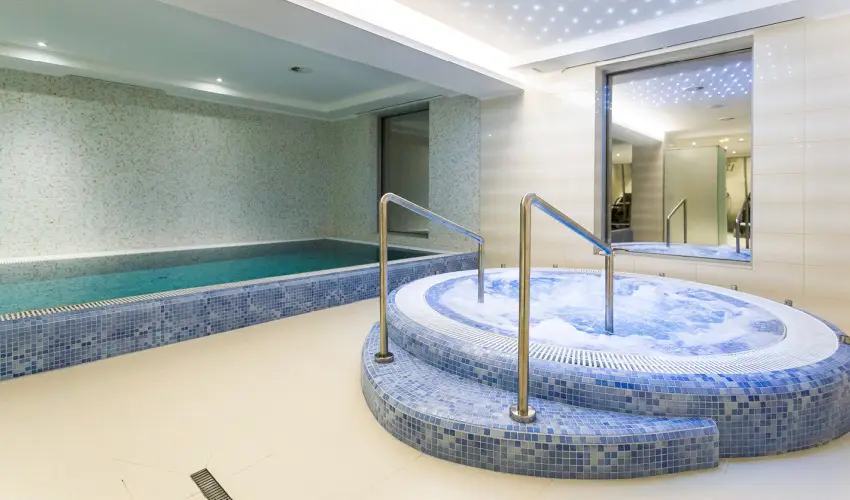 Outlet Hotel Polgr Polgr - Majlis 