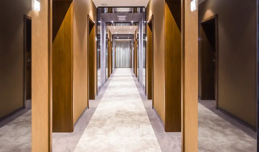 Outlet Hotel Polgr Polgr - Majlis 