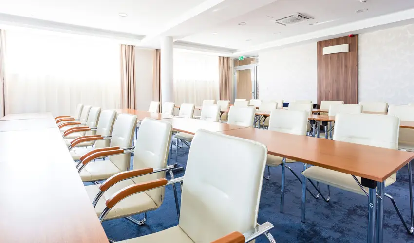 Outlet Hotel Polgr Polgr - Majlis 