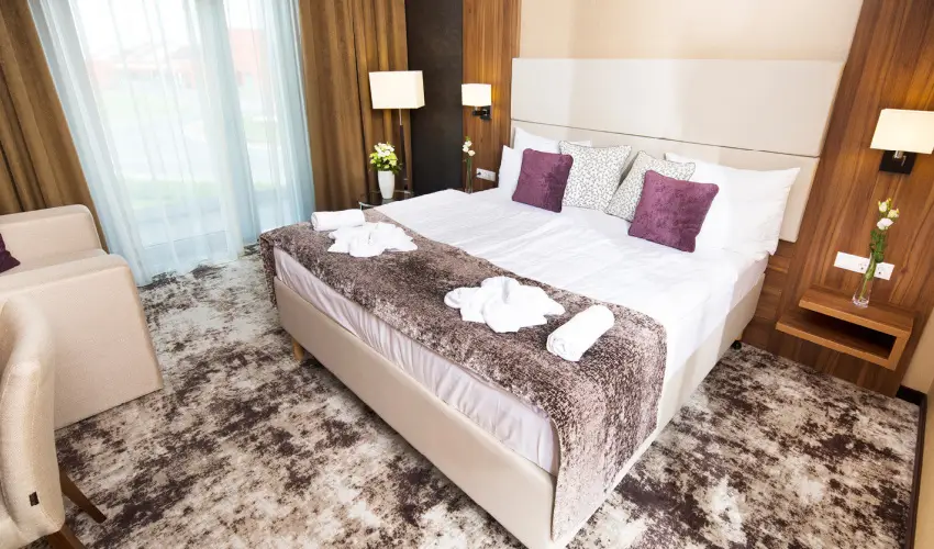 Outlet Hotel Polgr Polgr - Majlis 