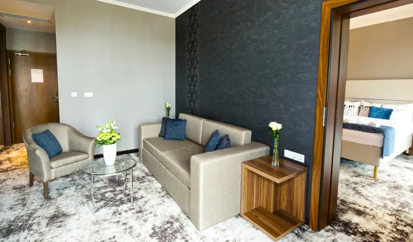 Outlet Hotel Polgr Polgr - Majlis 