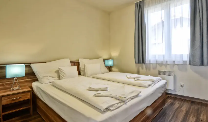 Pandora Zsry Apartmanok Mezkvesd - Mjus 1. 