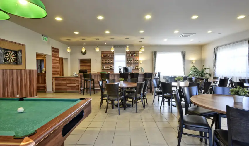 Pandora Zsry Apartmanok Mezkvesd - Mjus 1. 