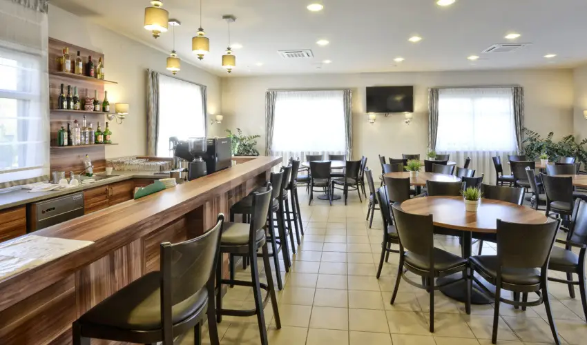 Pandora Zsry Apartmanok Mezkvesd - Mjus 1. 