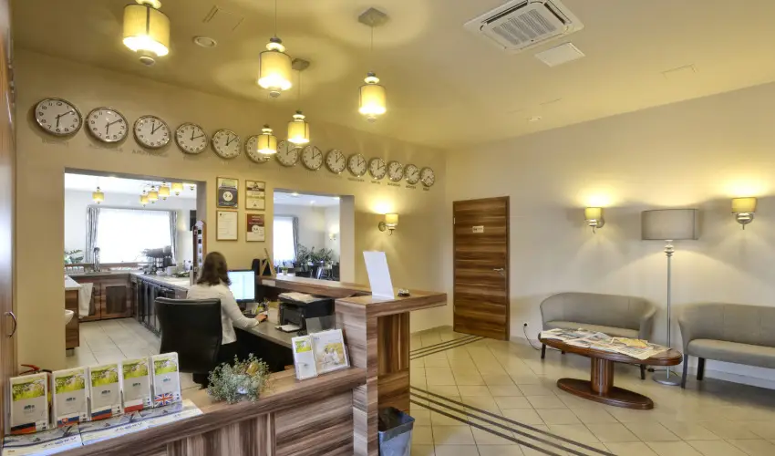 Pandora Zsry Apartmanok Mezkvesd - Mjus 1. 