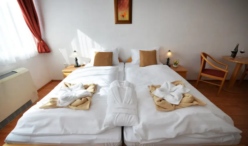 Panorma Hotel Noszvaj Noszvaj - Mjus 1. 