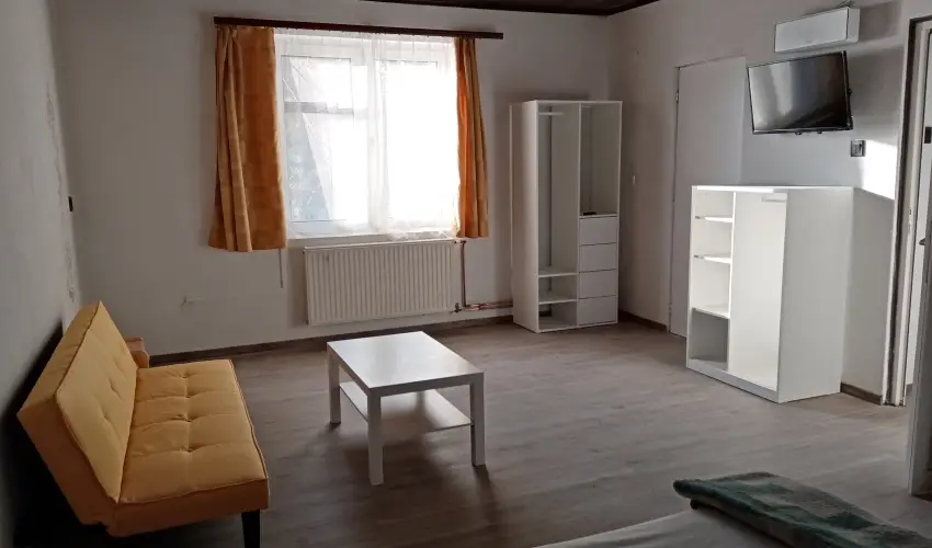 Parti S�t�ny Vend�gh�z Balatonkenese - M�jus 1.