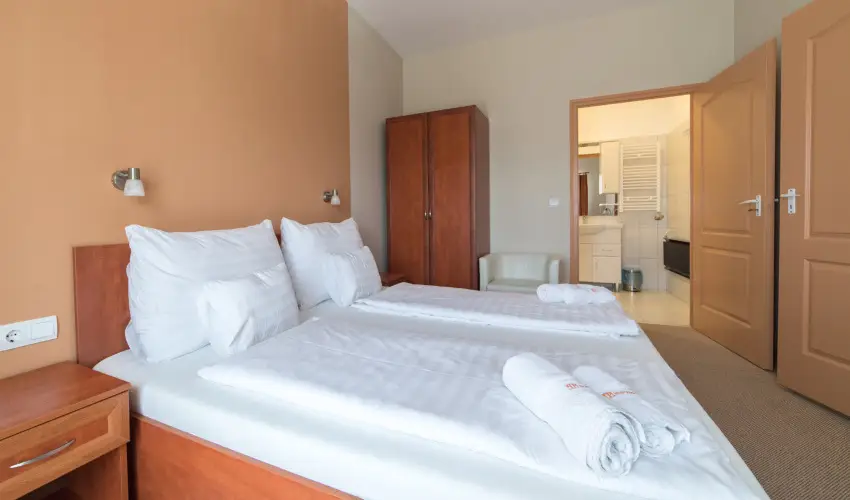 Pelso Panzi Balatonmriafrd - Mjus 1. (min. 3 j)