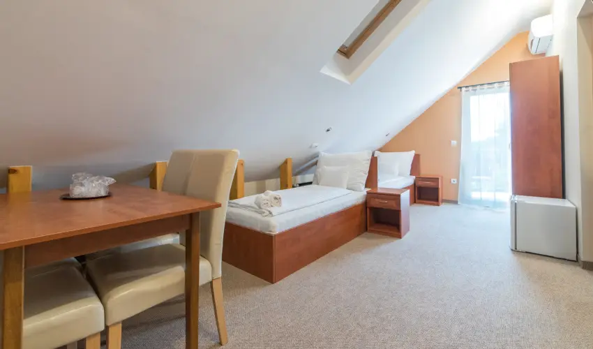 Pelso Panzi Balatonmriafrd - Mjus 1. (min. 3 j)