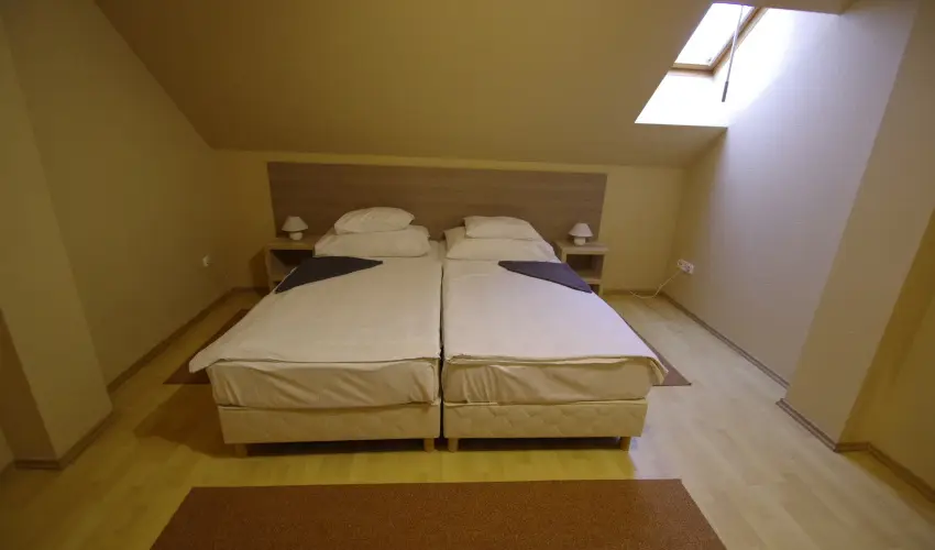 Hotel Vad�szk�rt Sz�kesfeh�rv�r - M�jus 1.