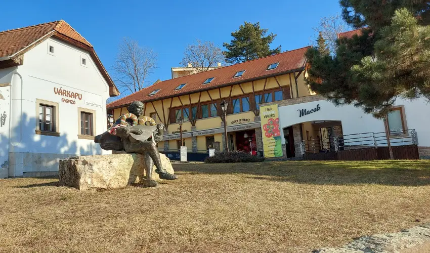 Pitypang Apartman Eger - Mjus 1. (min. 2 j)