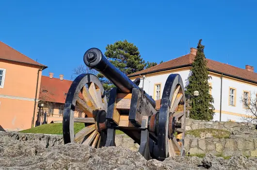 Pitypang Apartman - M�jus 1. (min. 2 �j)