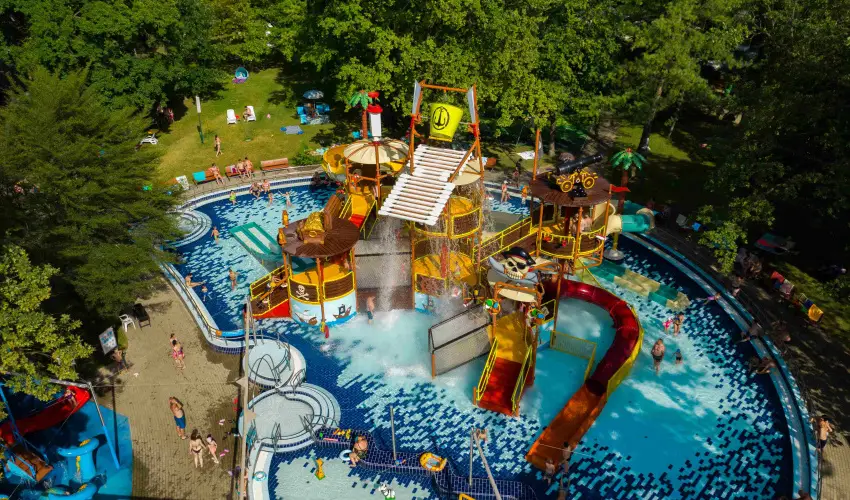 Pl�za Hotel Gyula Gyula - M�jus 1.